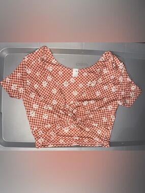 SO Pink Twist-Front Check & Daisy Crop Top